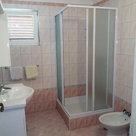 Nana Apartmán *